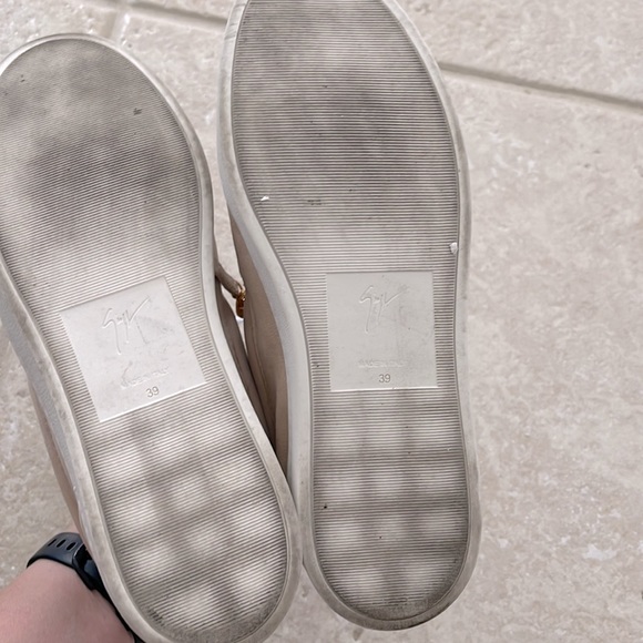 Giuseppe Zanotti size 39 iconic low top sneakers suede w side zippers-  like new - Picture 5 of 7